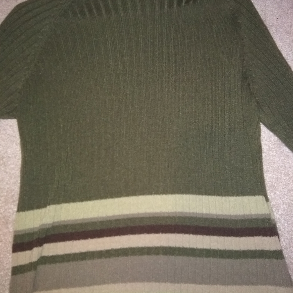 Ribbed Olive highneck - Picture 2 of 2